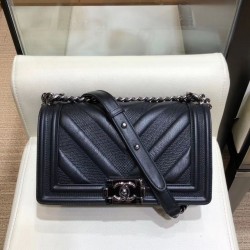 Fashion Design Black Chevron Lambskin Leather Silver Tone Meatal Boy Medium Boy Bag - Imitation Chanel Chain Bag Foor Ladies