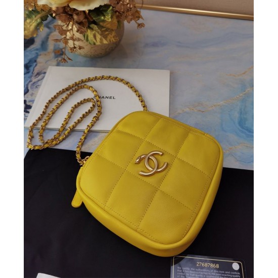 Latest Chanel Diamond Style Wrap Around Zipper Front CC Logo Signature Women's Small Yellow Leather Bag UK