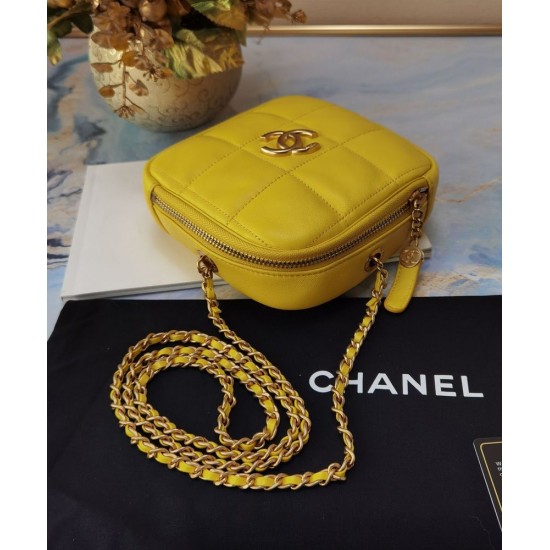 Latest Chanel Diamond Style Wrap Around Zipper Front CC Logo Signature Women's Small Yellow Leather Bag UK