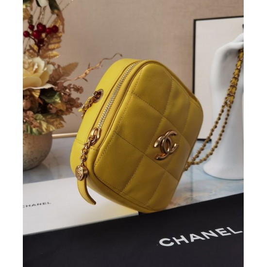 Latest Chanel Diamond Style Wrap Around Zipper Front CC Logo Signature Women's Small Yellow Leather Bag UK