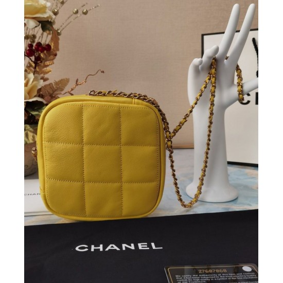 Latest Chanel Diamond Style Wrap Around Zipper Front CC Logo Signature Women's Small Yellow Leather Bag UK