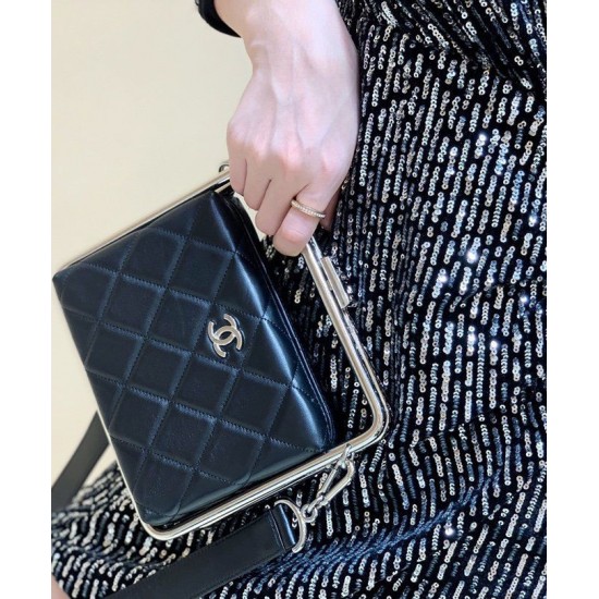 2022 New Chanel Silver Frame Kiss-lock Black Quilted Leather Crossbody Bag Women's Square Clutch Bag