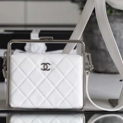 Imitation Chanel White Quilted Leather Silver Frame Fashion Kiss Lock CC Logo Signature Square Clutch Bag For Ladies