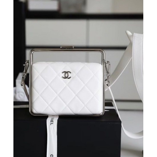 Imitation Chanel White Quilted Leather Silver Frame Fashion Kiss Lock CC Logo Signature Square Clutch Bag For Ladies