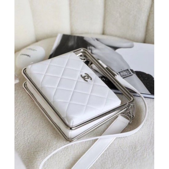 Imitation Chanel White Quilted Leather Silver Frame Fashion Kiss Lock CC Logo Signature Square Clutch Bag For Ladies