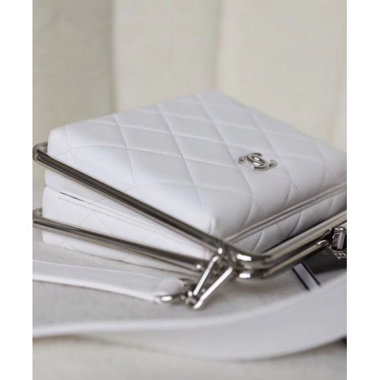 Imitation Chanel White Quilted Leather Silver Frame Fashion Kiss Lock CC Logo Signature Square Clutch Bag For Ladies