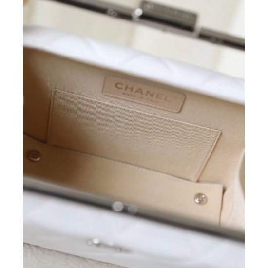 Imitation Chanel White Quilted Leather Silver Frame Fashion Kiss Lock CC Logo Signature Square Clutch Bag For Ladies