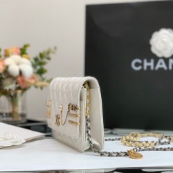 Chanel Flap Bag White For Women 7.4in/19cm