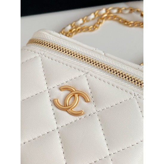 Chanel Small Vanity With Chain White For Women, Women’s Bags 4.3in/11cm