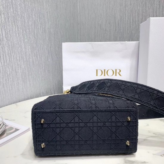 Dior Medium Lady D-Lite Bag In Black Embroidered Canvas