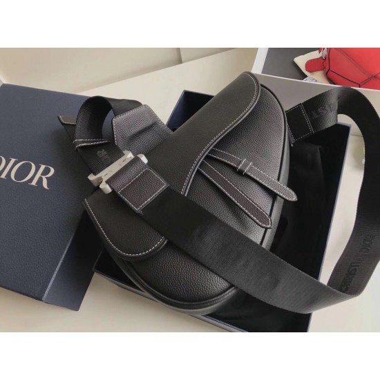 Dior Men's Saddle Belt Bag In Black Grained Calfskin