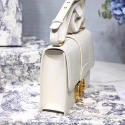 Dior 30 Montaigne Shoulder Bag In White Calfskin