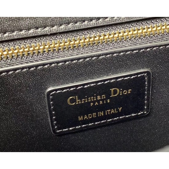 Dior 30 Montaigne Shoulder Bag In Black Calfskin