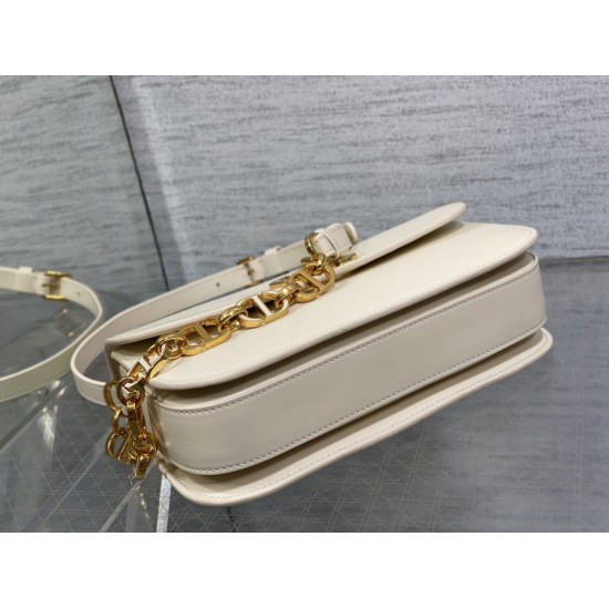 Dior 30 Montaigne Avenue Bag In White Box Calfskin