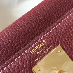 Hermes Kelly 28cm Retourne Bag In Bordeaux Clemence Leather