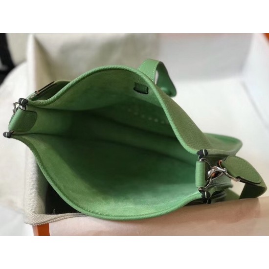 Hermes Evelyne III 29 PM Bag In Vert Criquet Clemence Leather