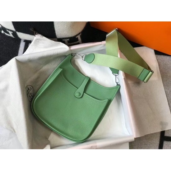 Hermes Evelyne III 29 PM Bag In Vert Criquet Clemence Leather