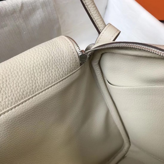 Hermes Lindy 26cm Bag In White Clemence With PHW