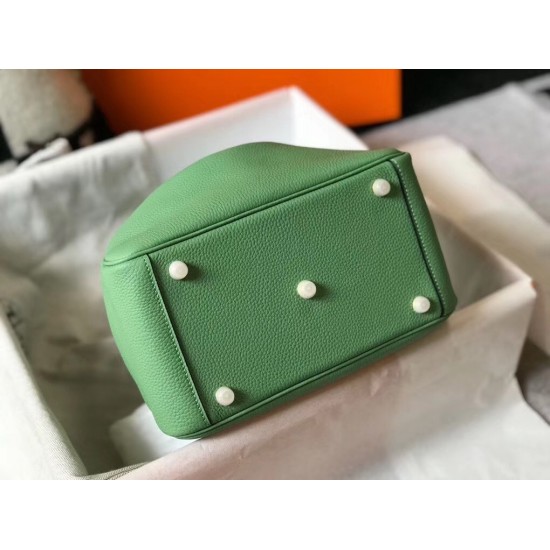 Hermes Lindy 26cm Bag In Vert Criquet Clemence With GHW