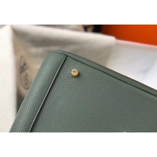 Hermes Lindy 26cm Bag In Vert Amande Clemence With GHW