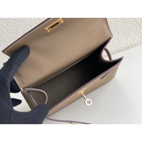 Hermes Kelly En Desordre 20 Handmade Bag In Taupe Epsom Calfskin