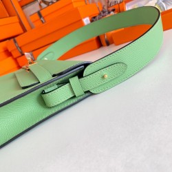 Hermes Kelly Depeches 25 Pouch in Vert Criquet Epsom Calfskin